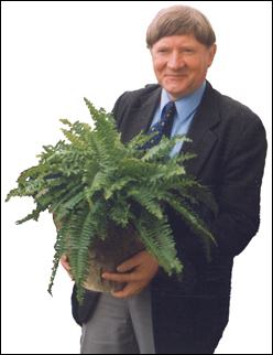 Profesor Tomia�oj� z nagrod� Zielonego Dobrodzieja